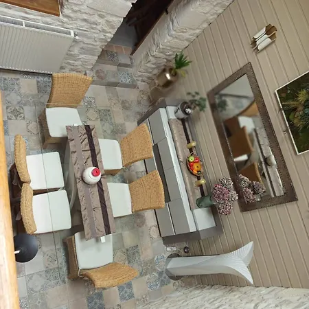 De Marthon, 10 Personnes *