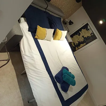 De Marthon, 10 Personnes Casa vacanze *