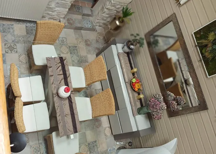 De Marthon, 10 Personnes *